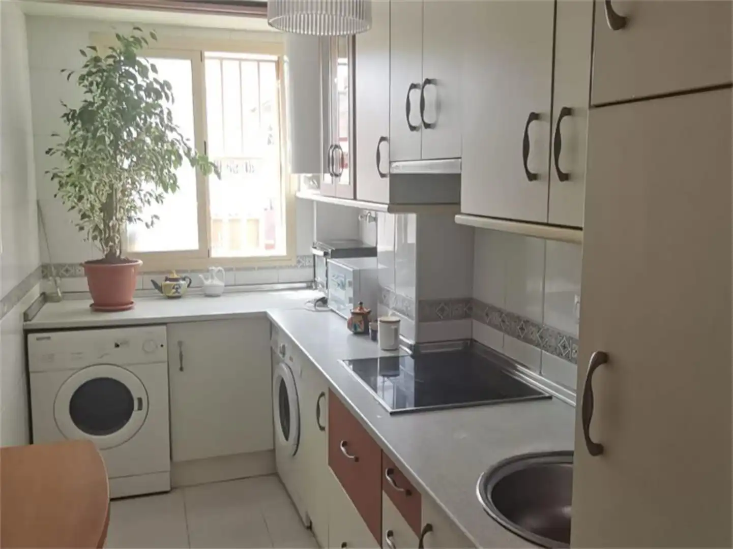 Piso en venta en Calle Motril, Ciudad Jardín - Tagarete - El Zapillo Cocina de Piso en venta en Almería