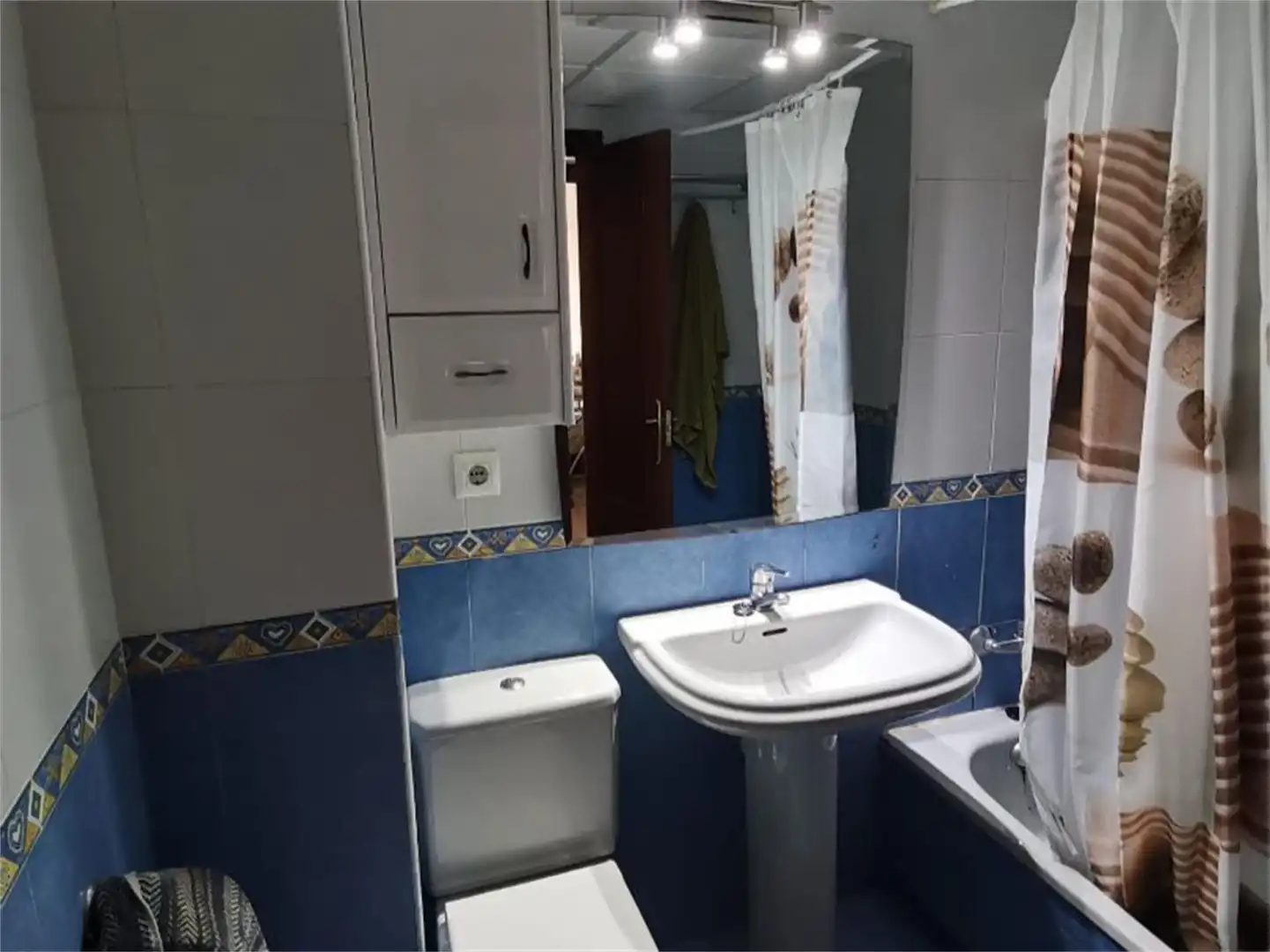Piso en venta en Calle Motril, Ciudad Jardín - Tagarete - El Zapillo Baño de Piso en venta en Almería