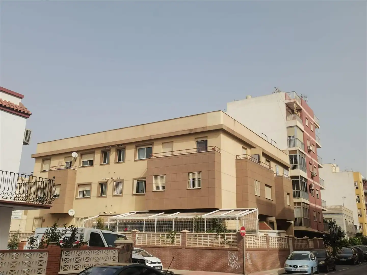 Piso en venta en Calle Motril, Ciudad Jardín - Tagarete - El Zapillo Vista exterior de Piso en venta en Almería
