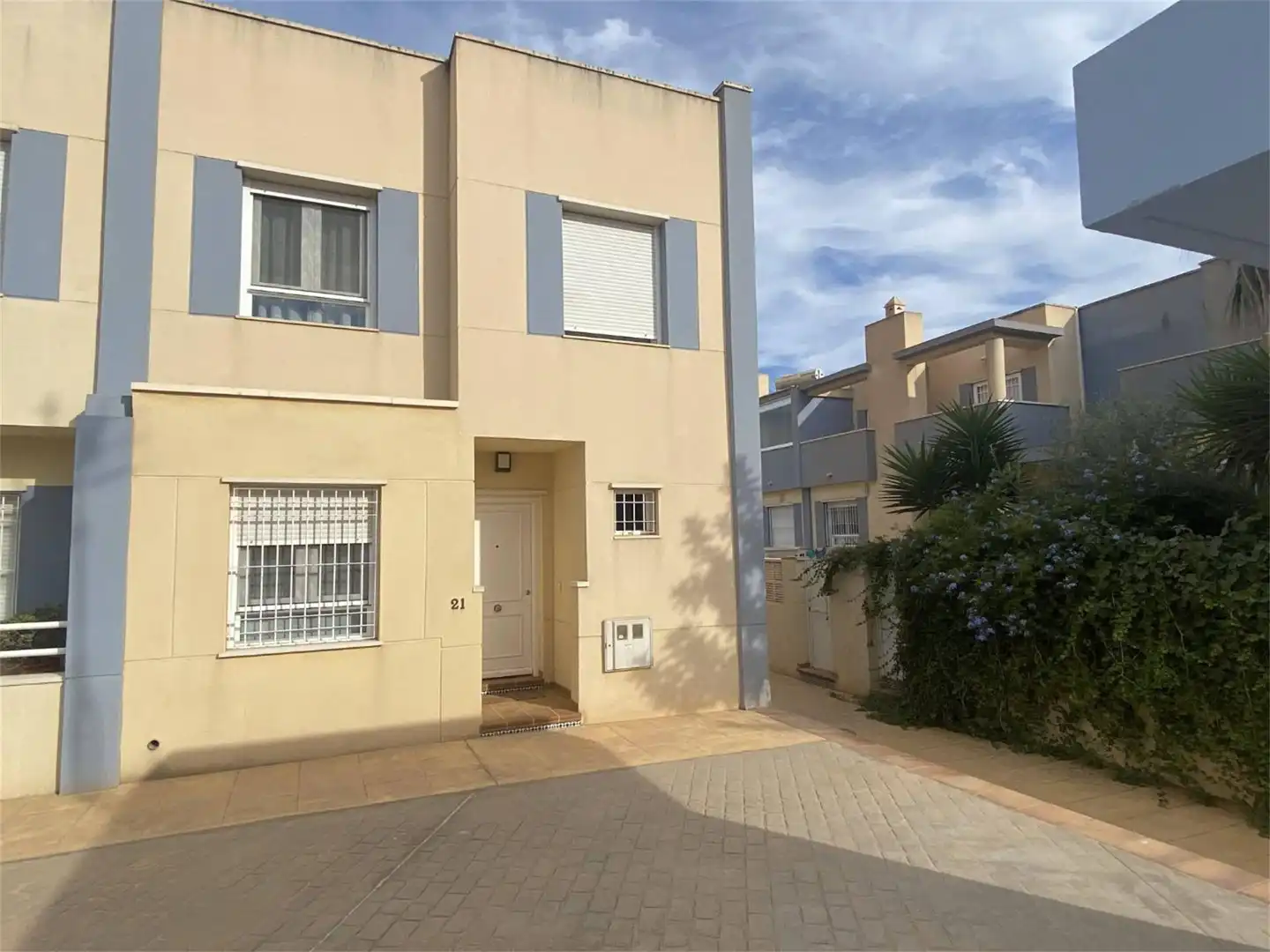 Duplexes for sale in Calle Arbolada, Almerimar Exterior view of Duplexes for sale in El Ejido with Air Conditioner, Terrace and Swimming Pool