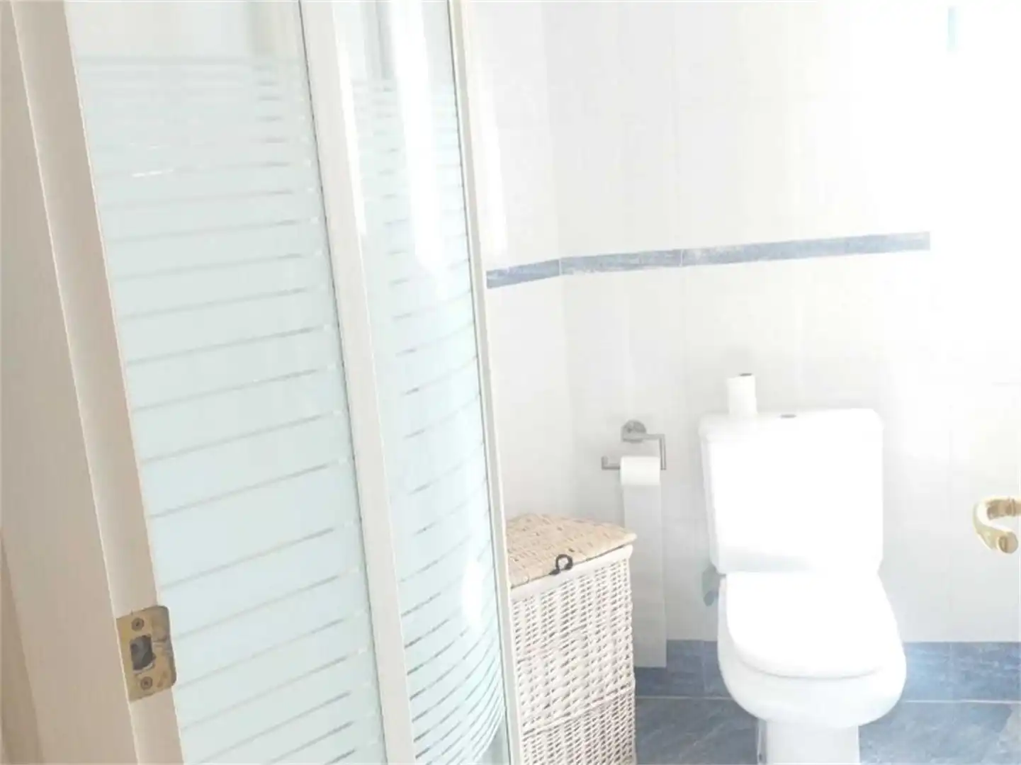 Casa adosada en venta en Calle José Ortega y Gasset, Sutullena Baño de Casa adosada en venta en Lorca con Aire acondicionado, Calefacción y Parquet