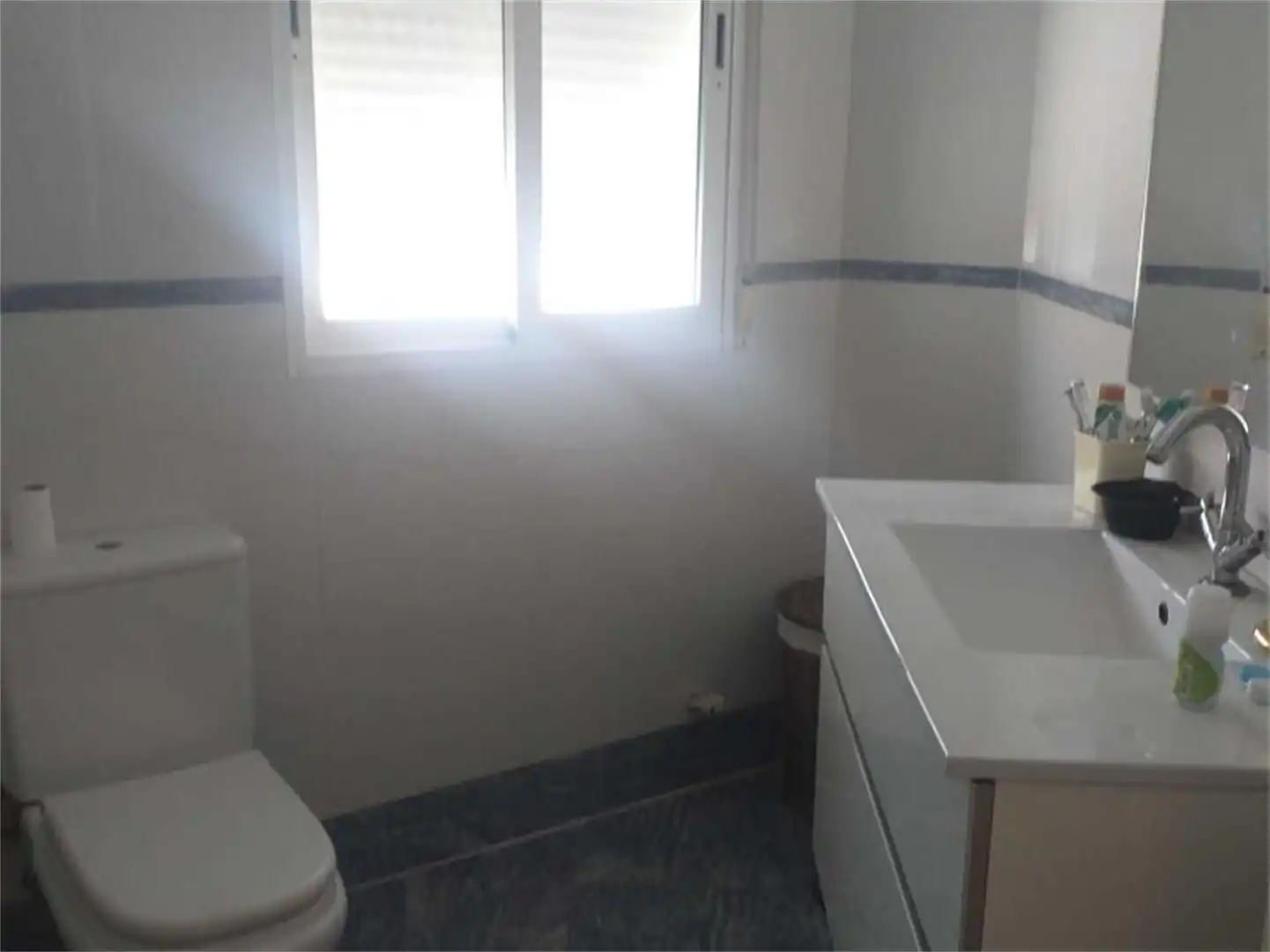 Casa adosada en venta en Calle José Ortega y Gasset, Sutullena Baño de Casa adosada en venta en Lorca con Aire acondicionado, Calefacción y Parquet