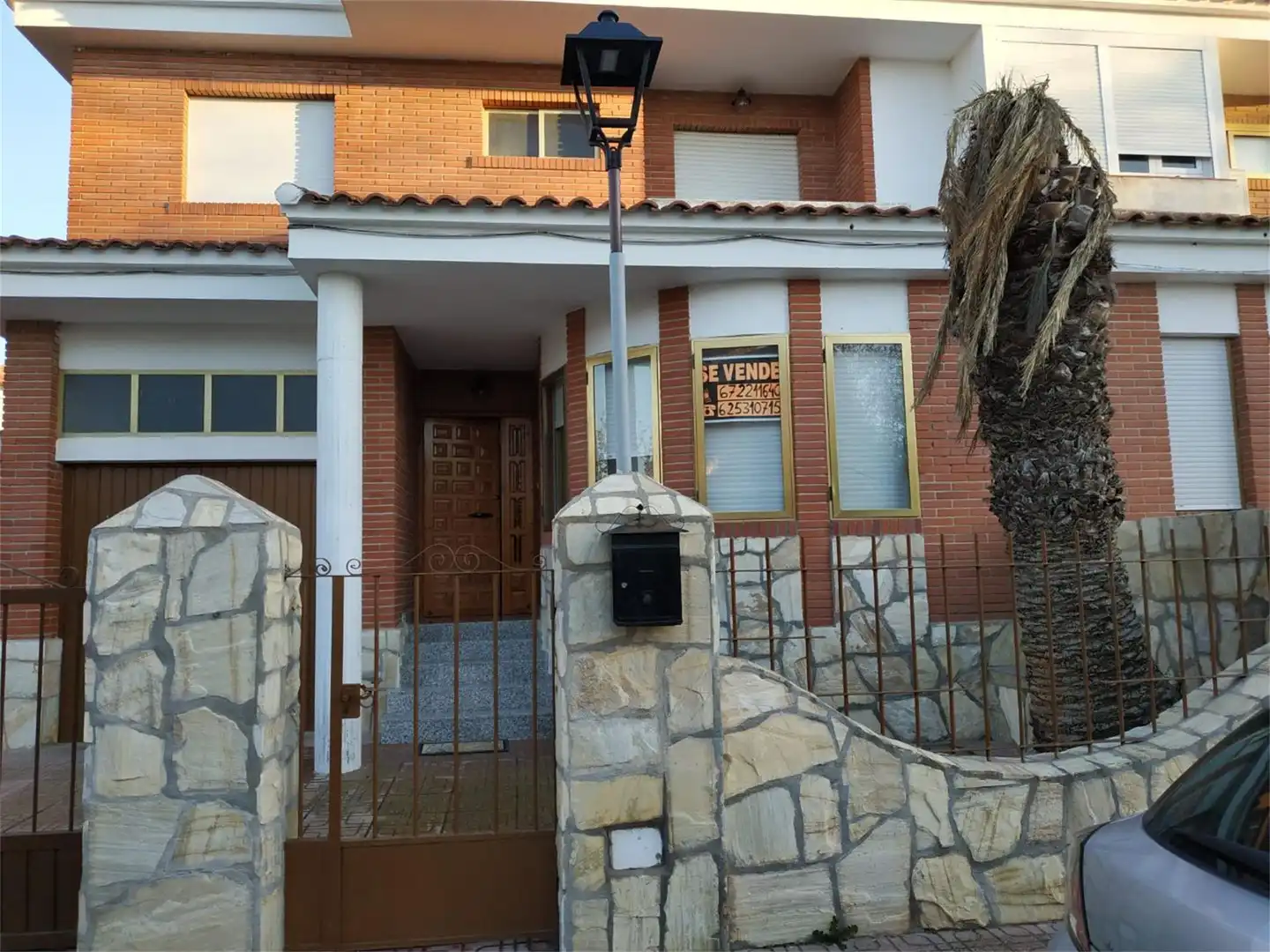 Vista exterior de Casa o xalet en venda en Madrigueras amb Terrassa i Balcó