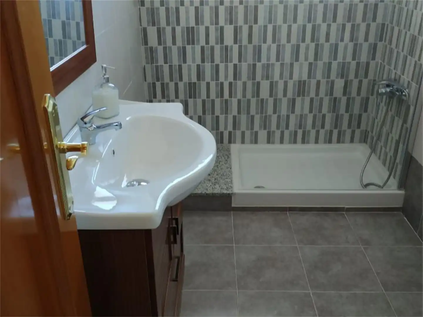 Bany de Casa o xalet en venda en Madrigueras amb Terrassa i Balcó