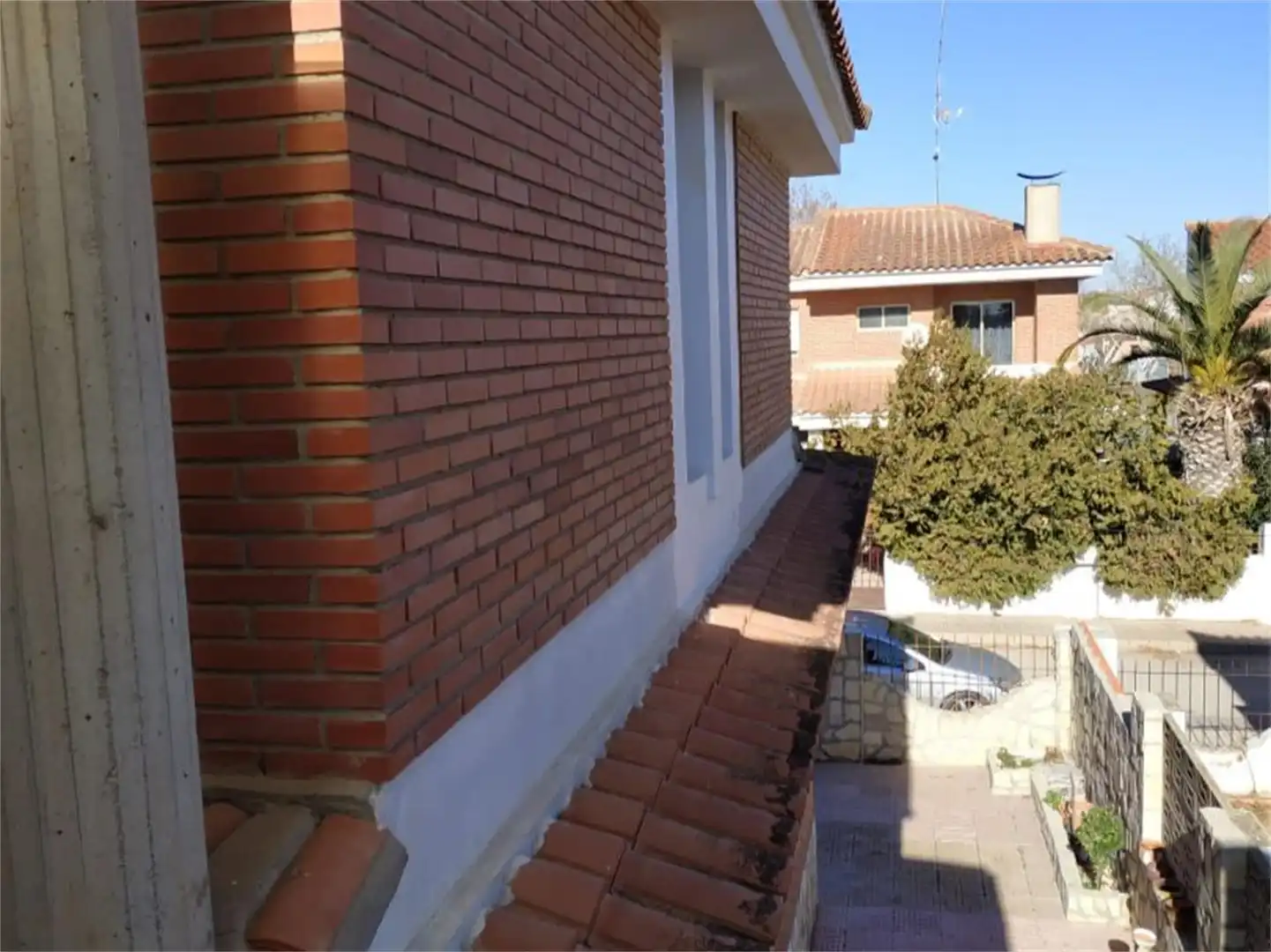 Vista exterior de Casa o xalet en venda en Madrigueras amb Terrassa i Balcó