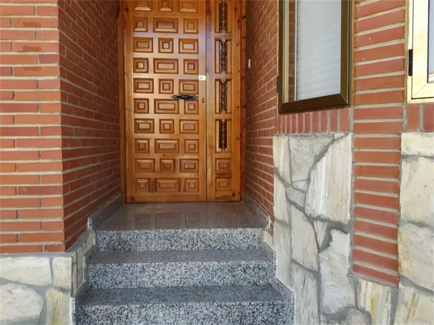 Casa o xalet en venda en Madrigueras amb Terrassa i Balcó