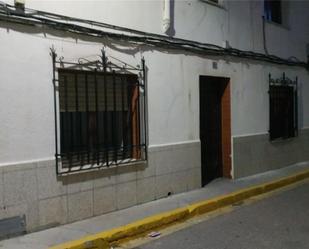 Vista exterior de Casa adosada en venda en Madrigueras amb Terrassa