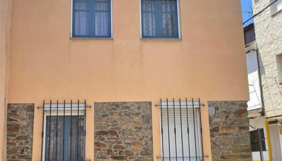 Foto 1 de Casa adosada en venda a Calle Casona, 20, Torre del Bierzo, León