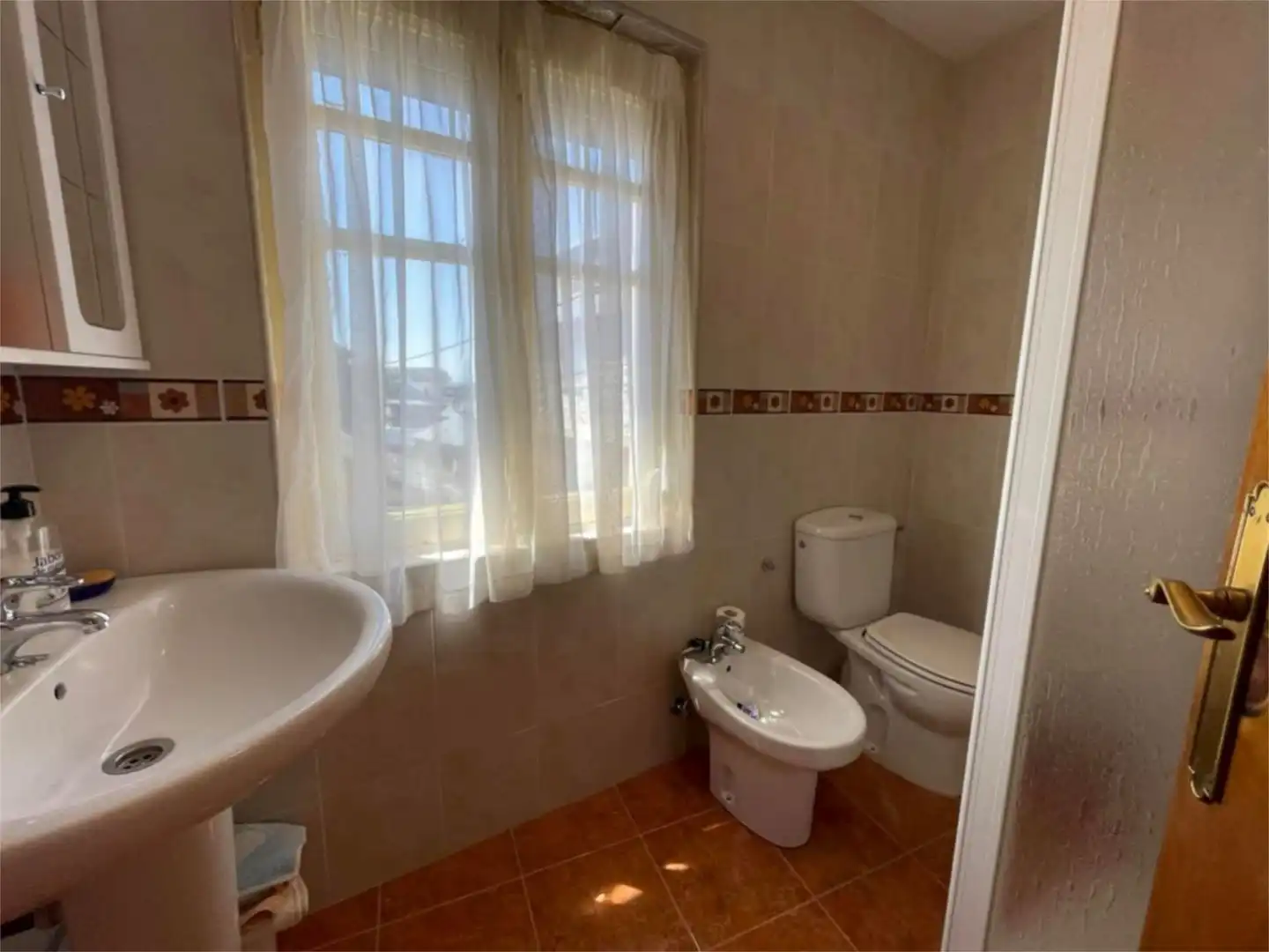 Casa adosada en venta en Calle Casona, 20, Torre del Bierzo Baño de Casa adosada en venta en Torre del Bierzo con Calefacción, Parquet y Amueblado