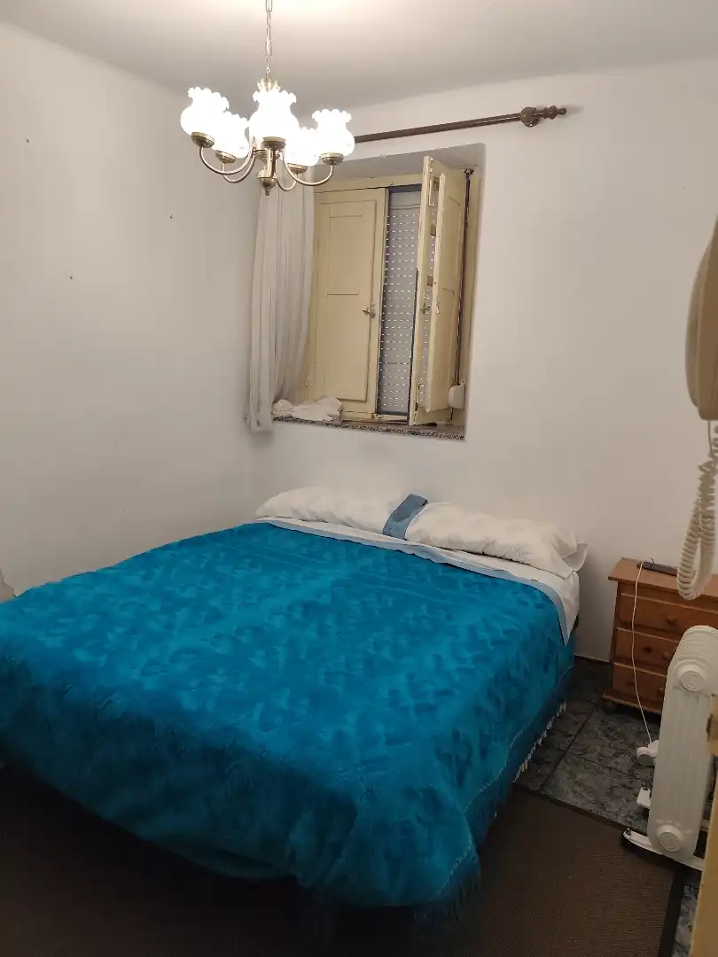 Casa adosada en venta en Calle Casona, 20, Torre del Bierzo Habitación de Casa adosada en venta en Torre del Bierzo con Calefacción, Parquet y Amueblado