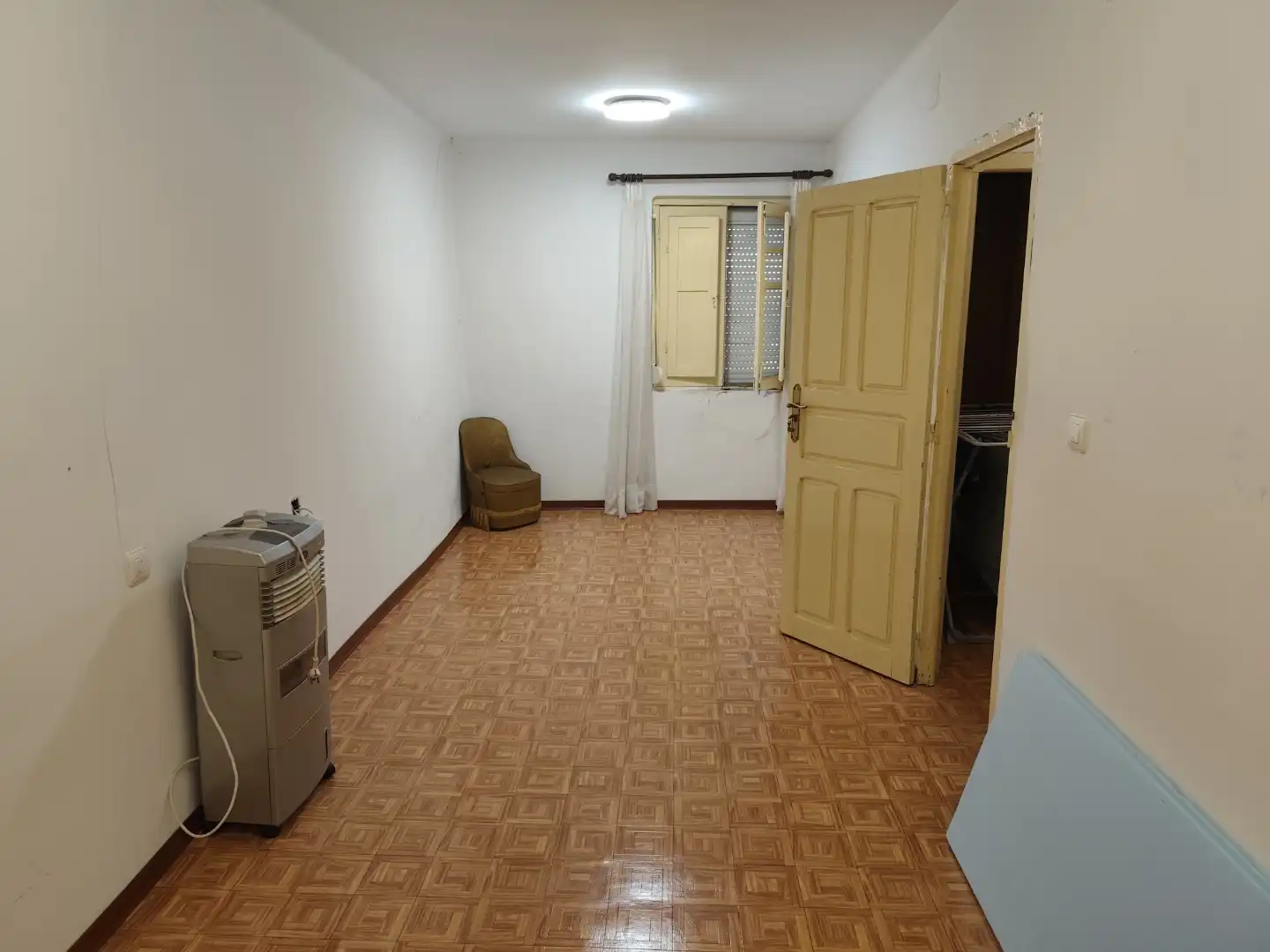 Casa adosada en venta en Calle Casona, 20, Torre del Bierzo Casa adosada en venta en Torre del Bierzo con Calefacción, Parquet y Amueblado