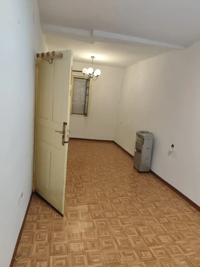 Casa adosada en venta en Calle Casona, 20, Torre del Bierzo Casa adosada en venta en Torre del Bierzo con Calefacción, Parquet y Amueblado