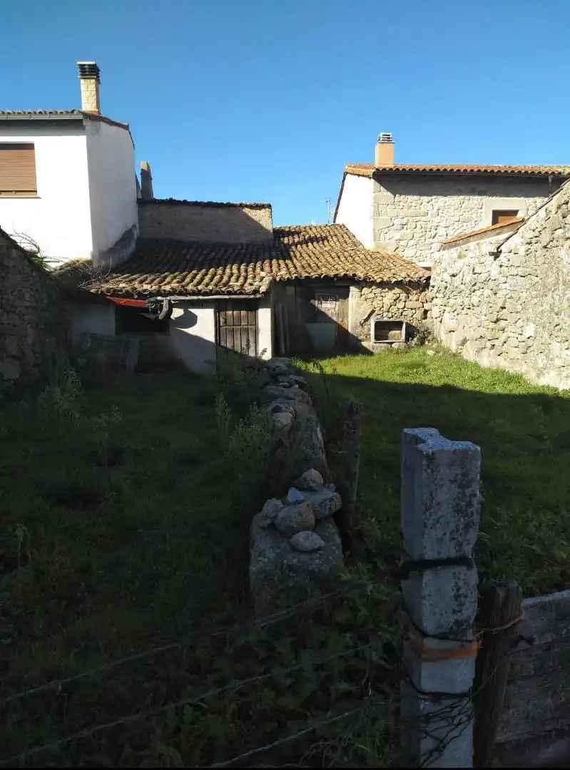 Ground floor for sale in Peromingo  with Private garden