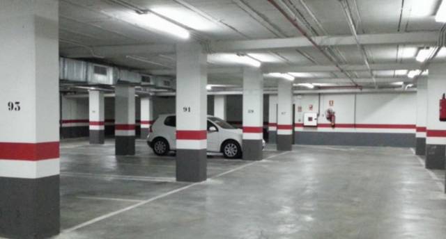 Garaje en Venta en Calle Antonio Saura, 3 en Tenería I – La Tenería II