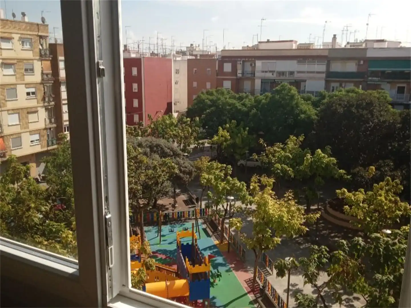 Habitación en Calle Pérez Galdós, Avenida de la Paz Vista exterior de Piso para compartir en Xirivella con Balcón