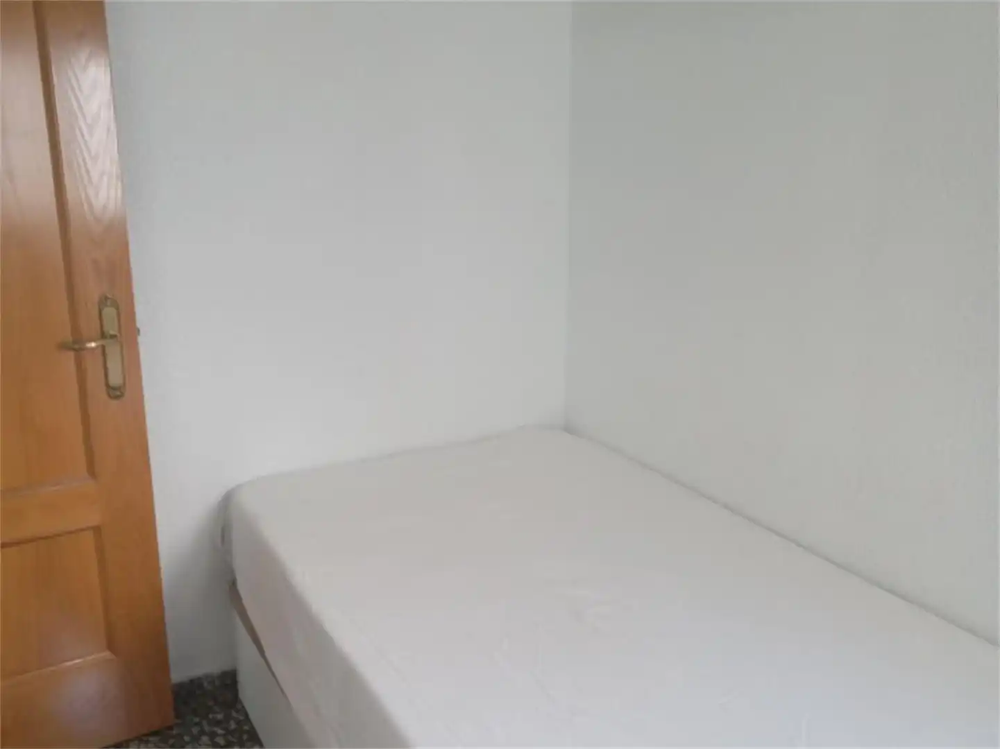 Habitación en Calle Pérez Galdós, Avenida de la Paz Habitación de Piso para compartir en Xirivella con Balcón