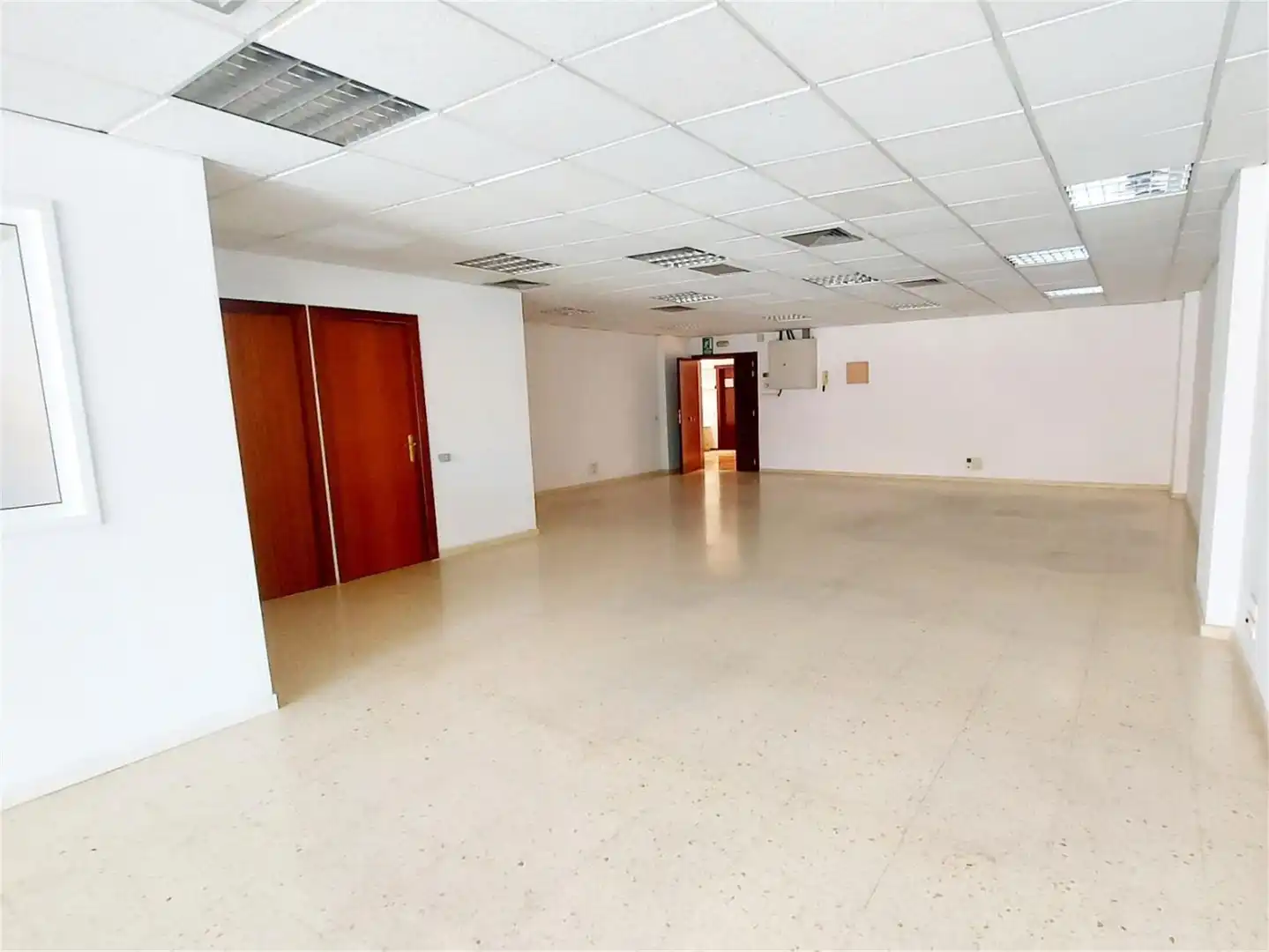 Local de alquiler en Cornellà de Llobregat con Aire acondicionado y Calefacción