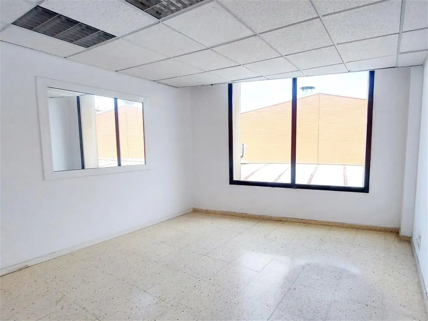 Local de alquiler en Cornellà de Llobregat con Aire acondicionado y Calefacción