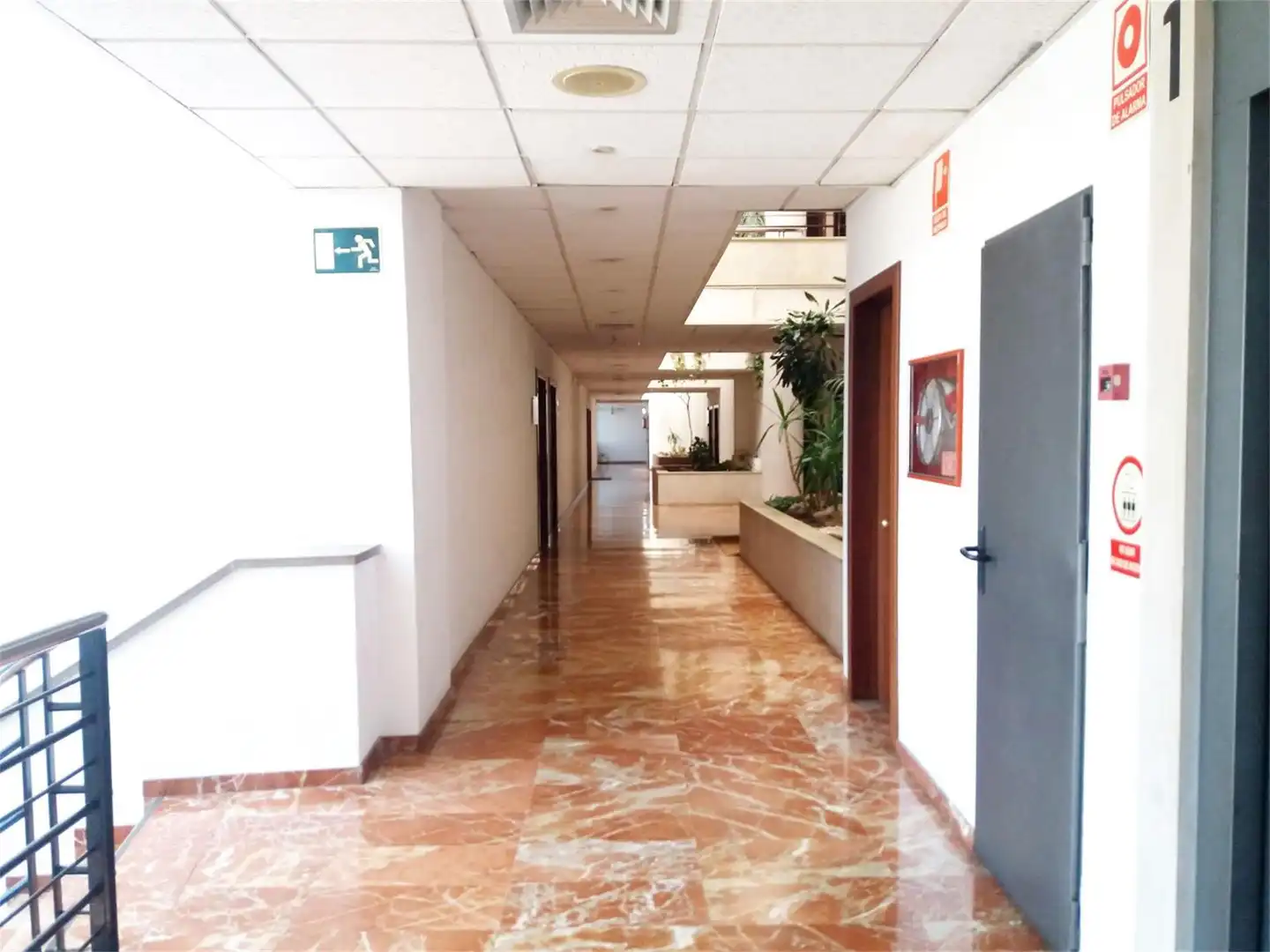 Local de alquiler en Cornellà de Llobregat con Aire acondicionado y Calefacción