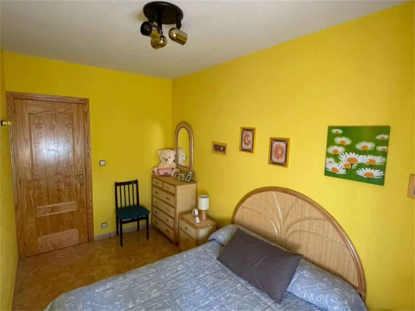 Piso en venta en Calle del Covacho, Las Navas del Marqués Habitación de Piso en venta en Las Navas del Marqués con Calefacción, Jardín privado y Amueblado