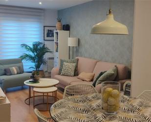 Sala d'estar de Pis en venda en Vigo  amb Terrassa, Piscina i Balcó