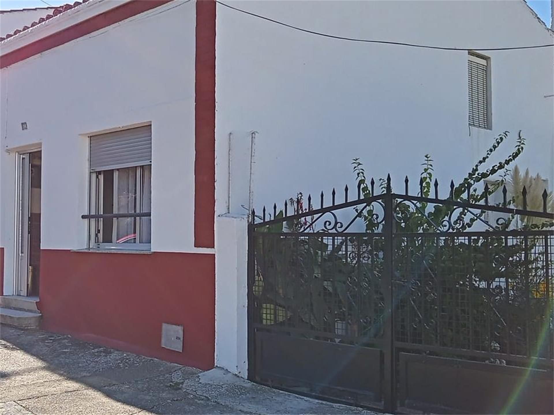 Exterior view of Country house to share in Aldeadávila de la Ribera  with Heating and Furnished