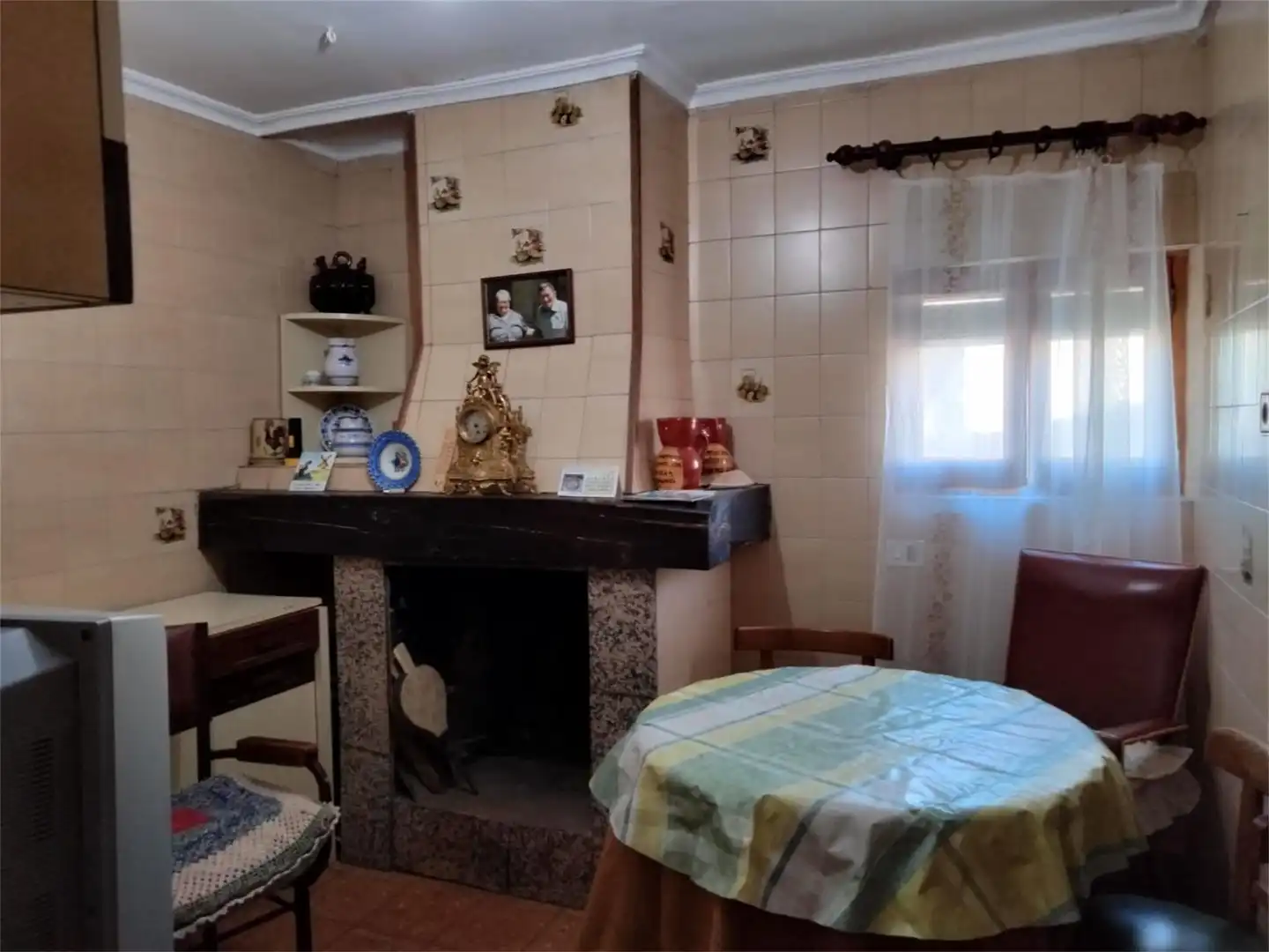 Room in Calle Mimbrero, Aldeadávila de la Ribera Kitchen of Country homes for share in Aldeadávila de la Ribera with Heating and Furnished