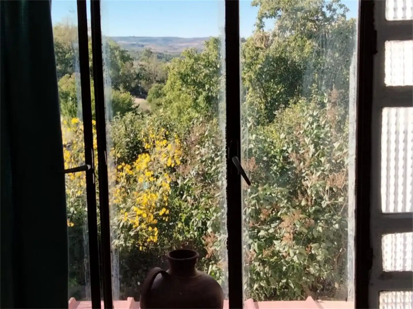 Room in Calle Mimbrero, Aldeadávila de la Ribera Garden of Country homes for share in Aldeadávila de la Ribera with Heating and Furnished