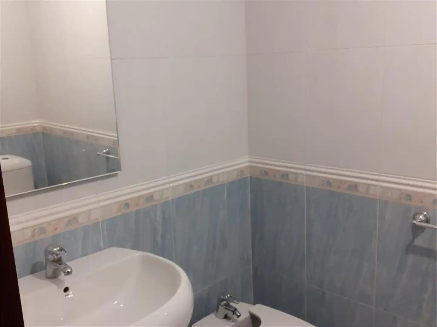 Badezimmer von Wohnung zum Verkauf in Lalín mit Heizung, Parkett und Terrasse