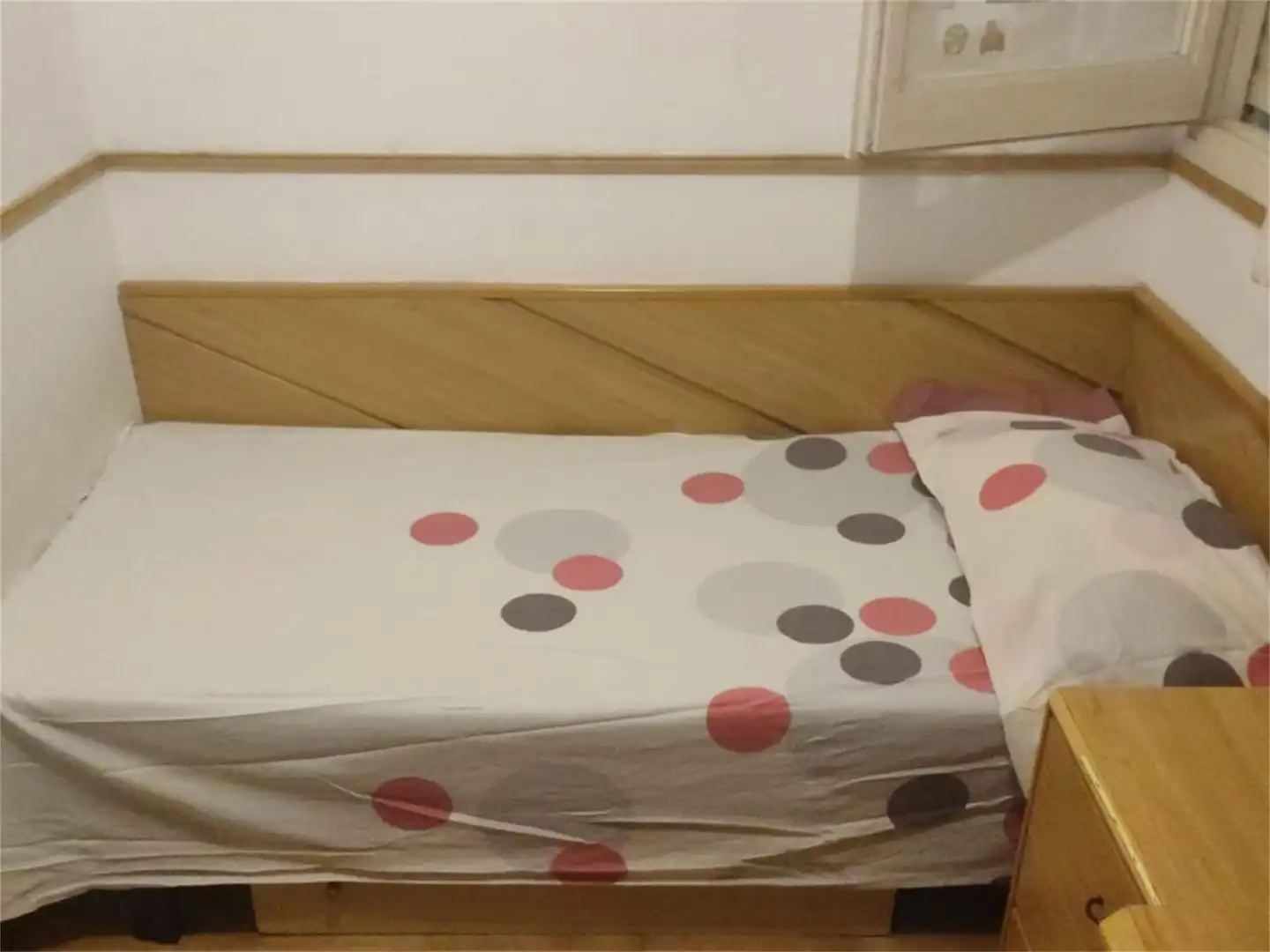 Room in Avinguda Jaume Recoder, Centre Bedroom of Apartments for share in Mataró with Furnished