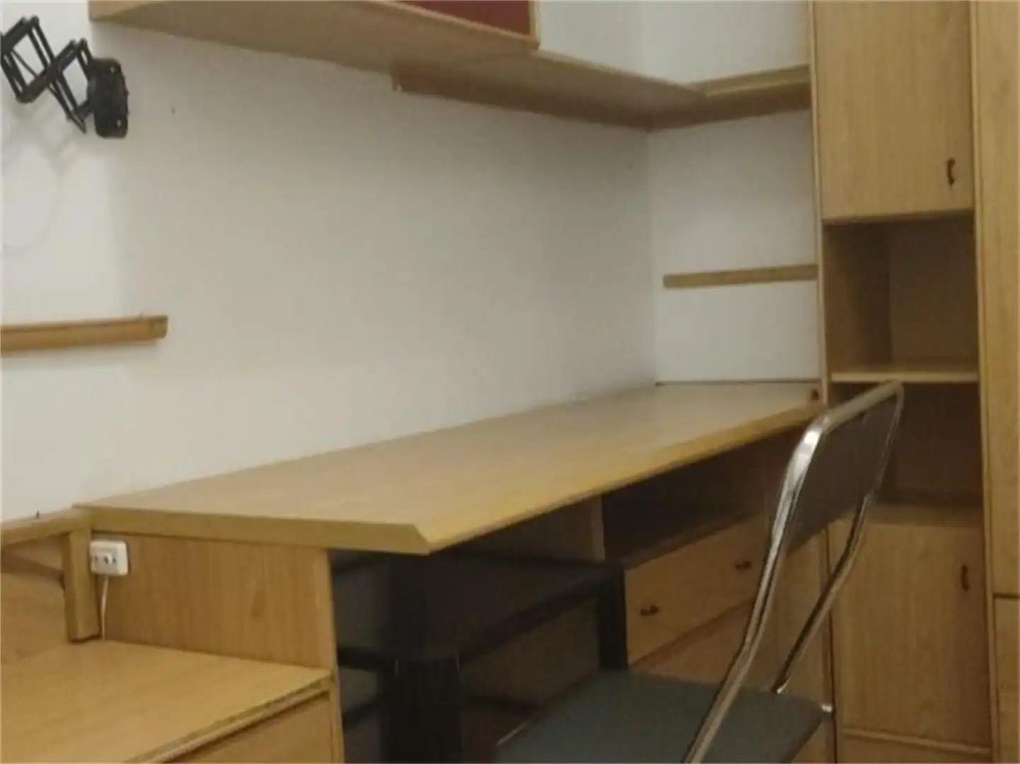 Room in Avinguda Jaume Recoder, Centre Apartments for share in Mataró with Furnished