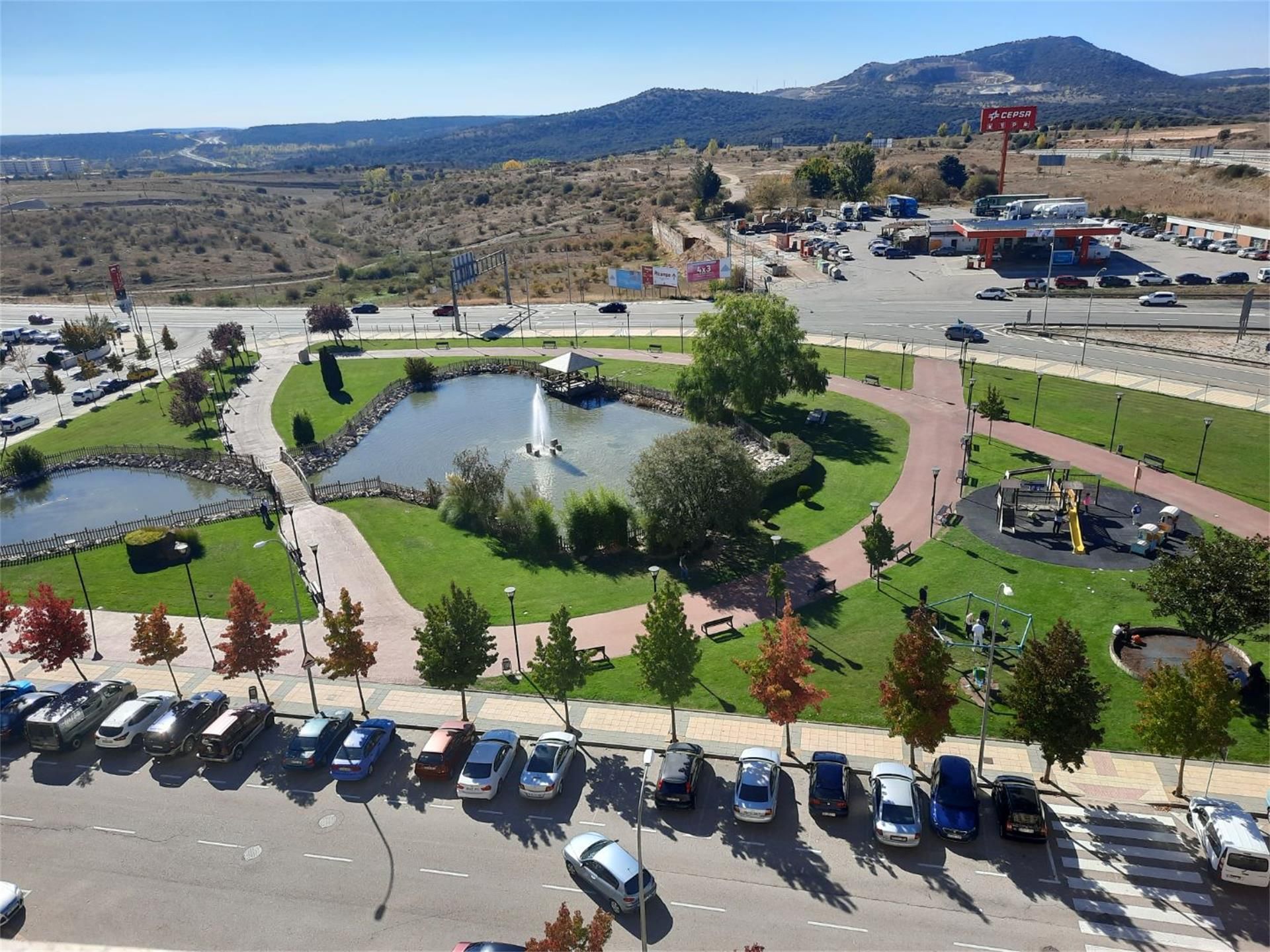 Vista exterior de Àtic en venda en Soria Capital  amb Calefacció, Jardí privat i Parquet