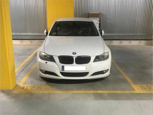 Garaje en Alquiler en Calle Profesor Manuel Clavero Arévalo, 8-2 en Colores -  Entreparques