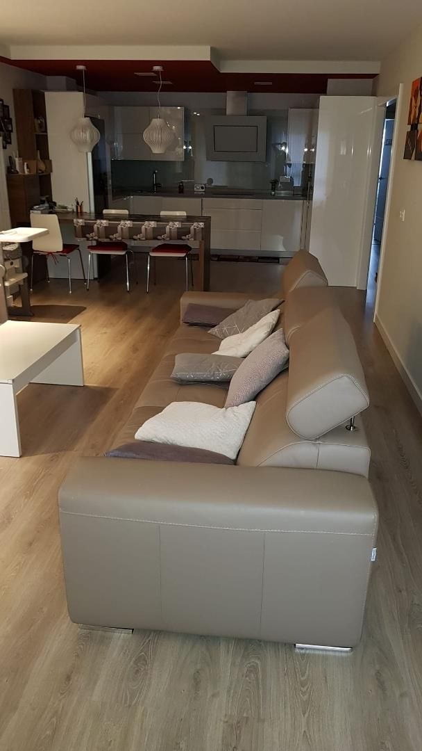 Sala d'estar de Pis en venda en Vitoria - Gasteiz amb Calefacció, Parquet i Terrassa