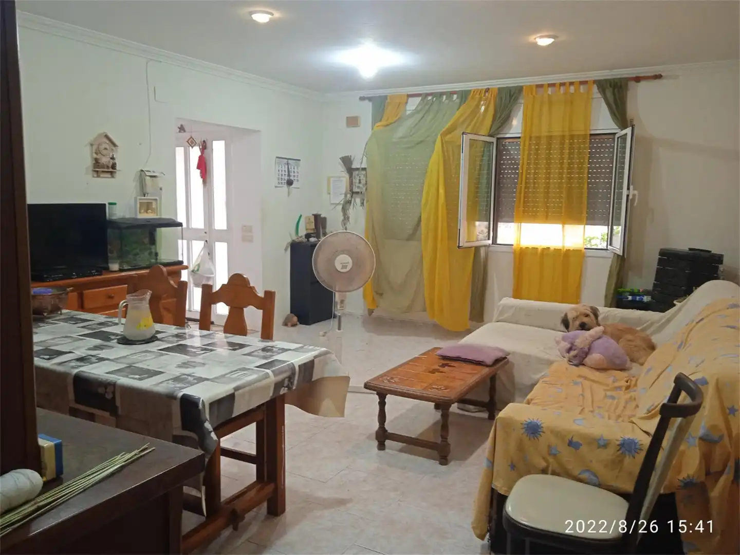 Wohnzimmer von Einfamilien-Reihenhaus zum Verkauf in Camarles mit Terrasse