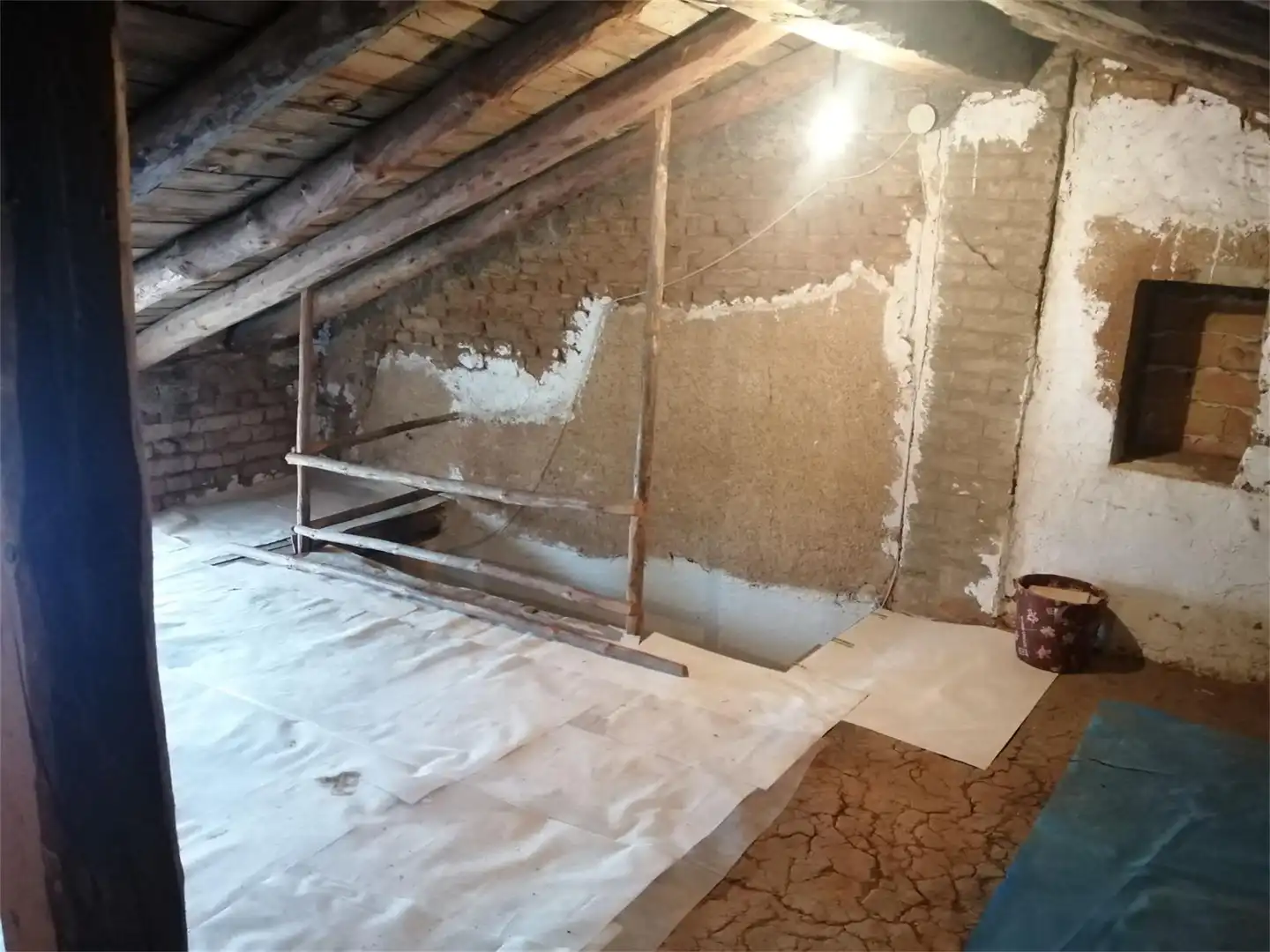 Casa adosada en venta en Calle Real, Almazán Casa adosada en venta en Almazán con Calefacción y Amueblado