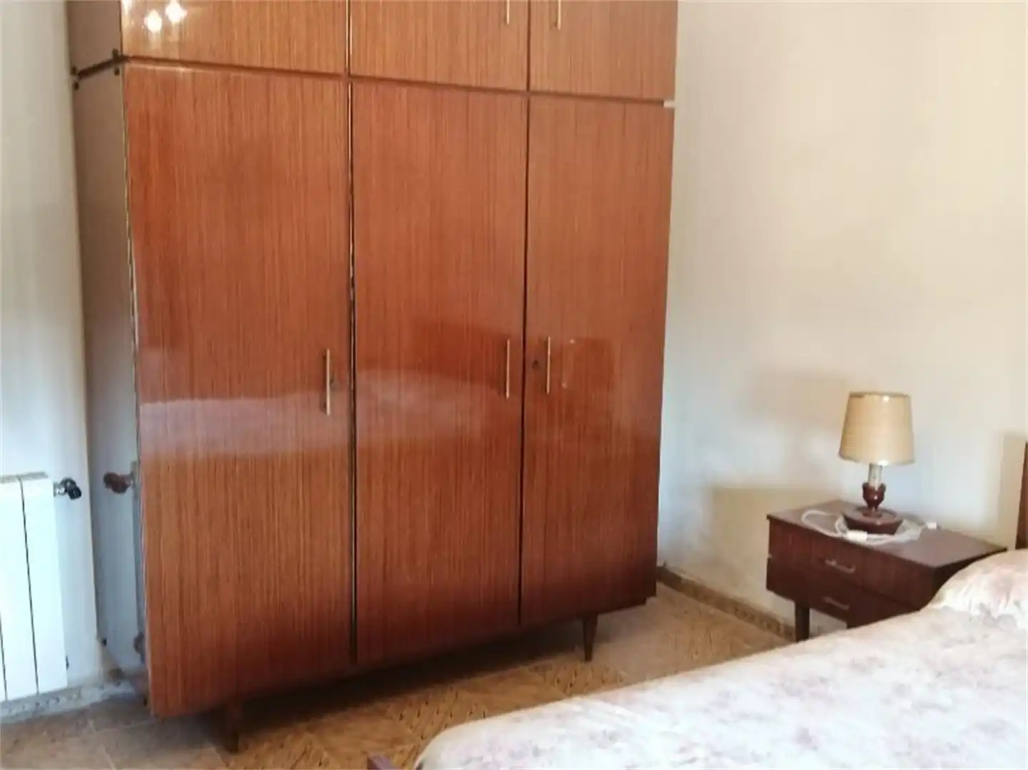 Casa adosada en venta en Calle Real, Almazán Habitación de Casa adosada en venta en Almazán con Calefacción y Amueblado