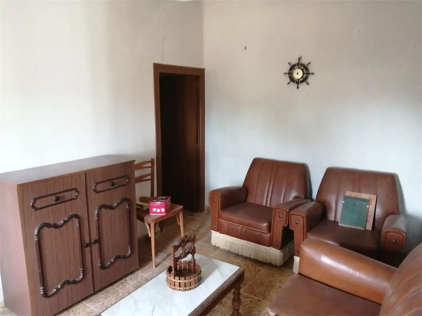Casa adosada en venta en Calle Real, Almazán Sala de estar de Casa adosada en venta en Almazán con Calefacción y Amueblado