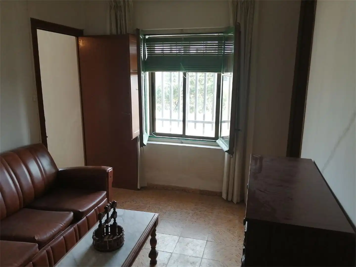 Casa adosada en venta en Calle Real, Almazán Habitación de Casa adosada en venta en Almazán con Calefacción y Amueblado