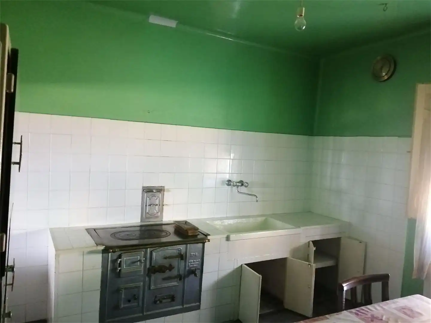 Casa adosada en venta en Calle Real, Almazán Cocina de Casa adosada en venta en Almazán con Calefacción y Amueblado