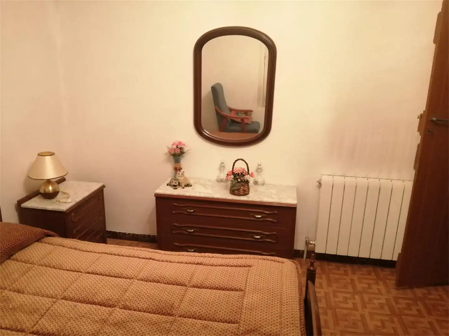 Casa adosada en venta en Calle Real, Almazán Habitación de Casa adosada en venta en Almazán con Calefacción y Amueblado
