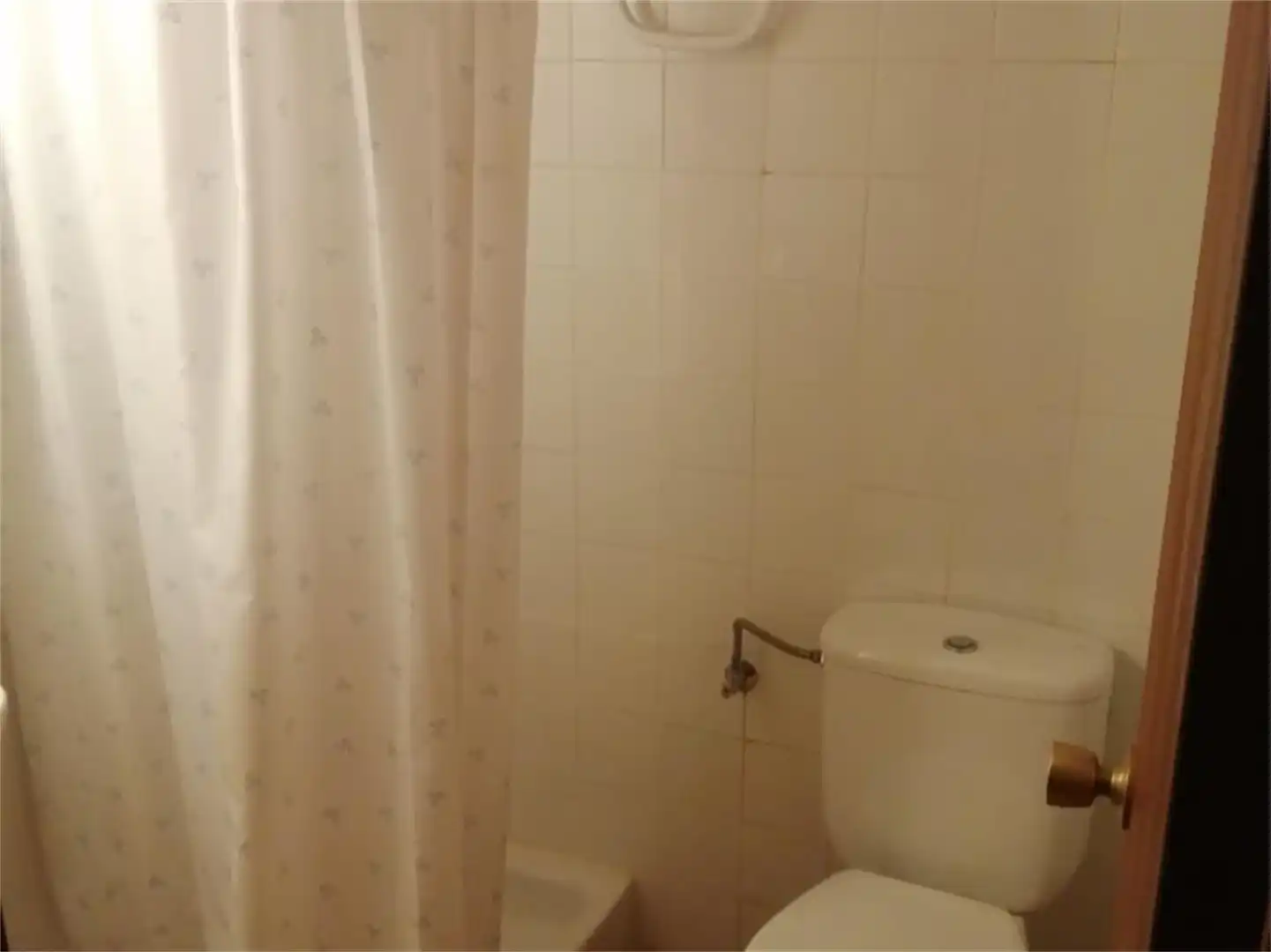 Casa adosada en venta en Calle Real, Almazán Baño de Casa adosada en venta en Almazán con Calefacción y Amueblado