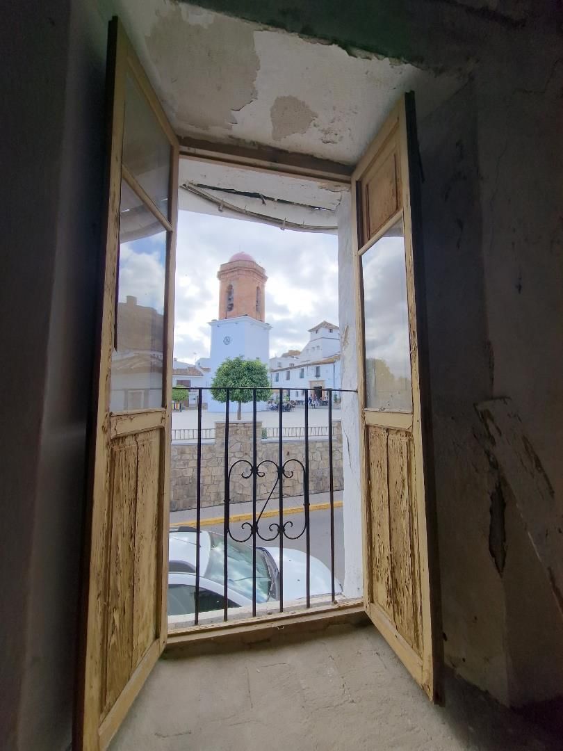 Vista exterior de Pis en venda en Jimena de la Frontera amb Terrassa, Traster i Moblat