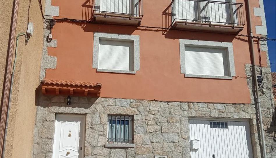 Photo 1 of Single-family semi-detached for sale in Calle Cocotillo, 37, Peguerinos, Ávila
