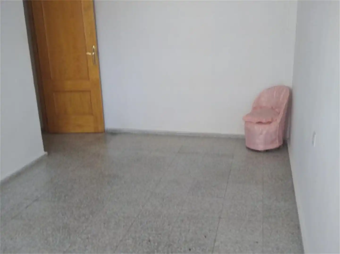 Flat for sale in Carretera de Madrid Nacional IV, Alcolea Flat for sale in Córdoba with Air Conditioner and Terrace