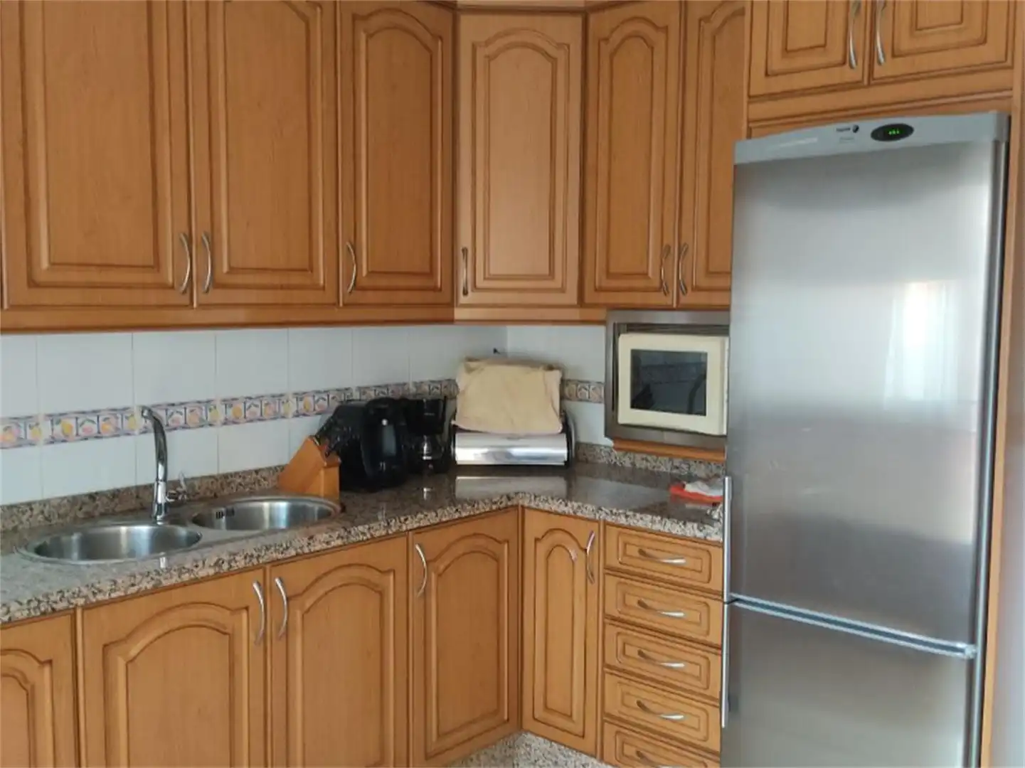 Casa adosada en venta en Carretera Nueva, Zarza de Granadilla Cocina de Casa adosada en venta en Zarza de Granadilla con Aire acondicionado y Amueblado