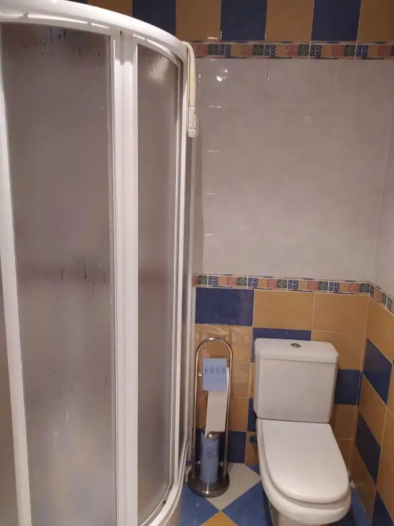 Maisonette zur Miete in Calle de Zurbarán, Casco Antiguo Badezimmer von Maisonette zur Miete in Badajoz mit Klimaanlage, Heizung und Terrasse