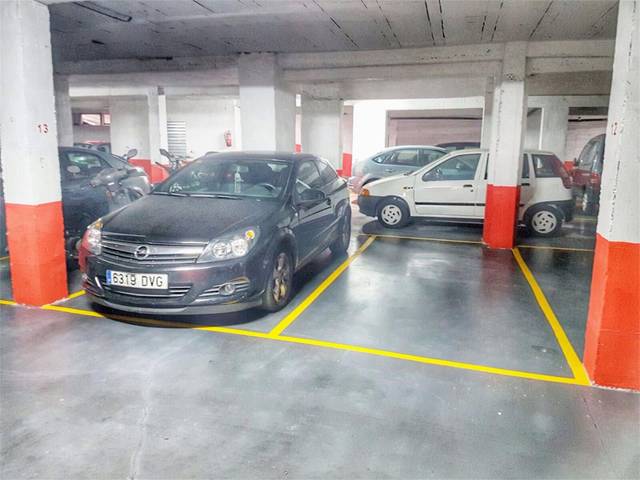 Garaje en Alquiler en Calle Poeta Muñoz Rojas, 6 en La Unión - Cruz de Humilladero - Los Tilos