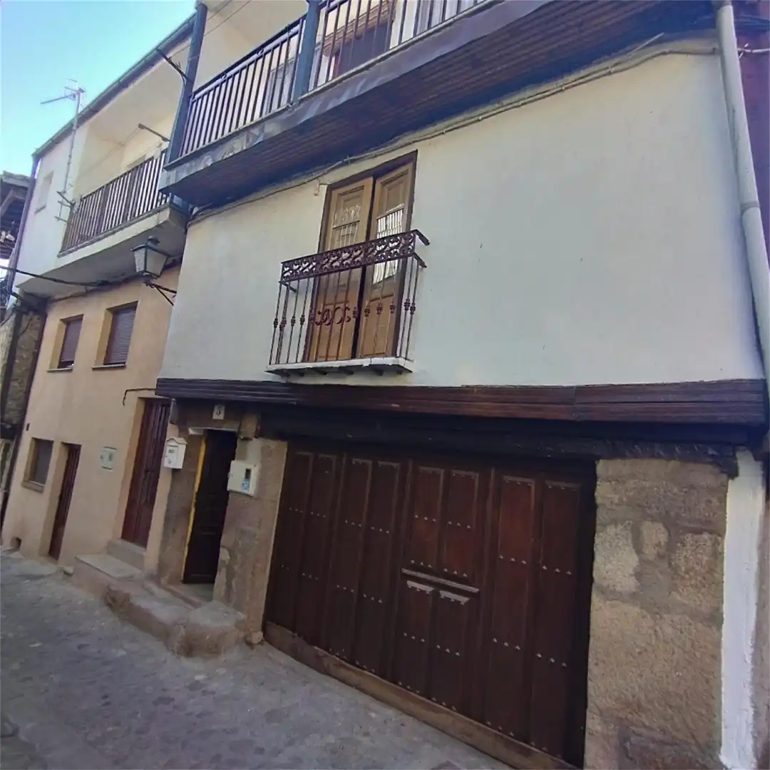 Vista exterior de Casa adosada en venta en Cepeda con Horno, Lavadora y Balcón