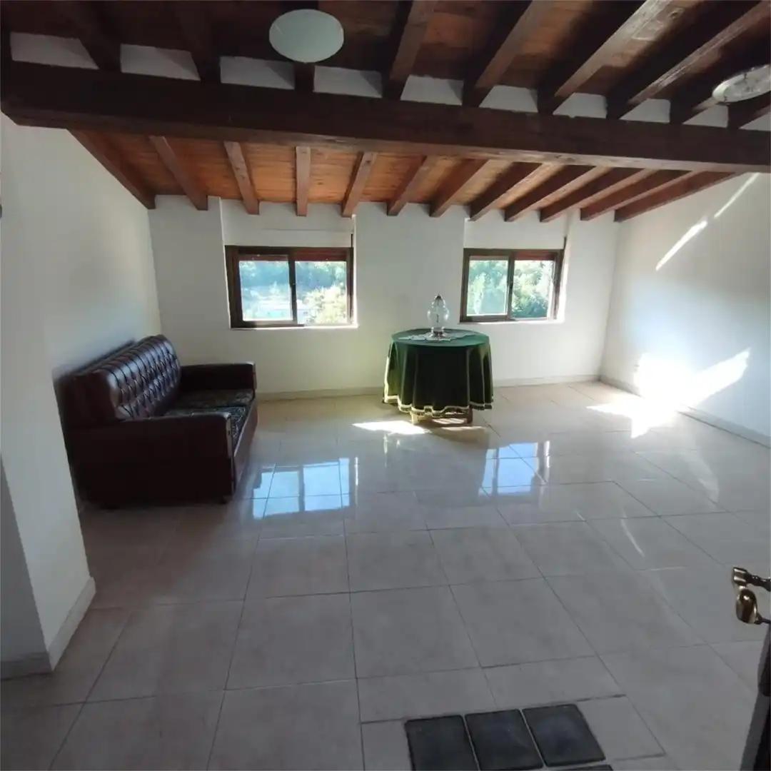 Sala de estar de Casa adosada en venta en Cepeda con Horno, Lavadora y Balcón